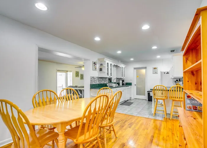 Ocala Retreat W/ Pool, Grill & Yard - Pets Welcome