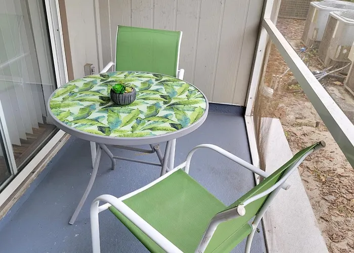 Spacious 2Br 2Ba Suite - Walk To Mall & Hospitals