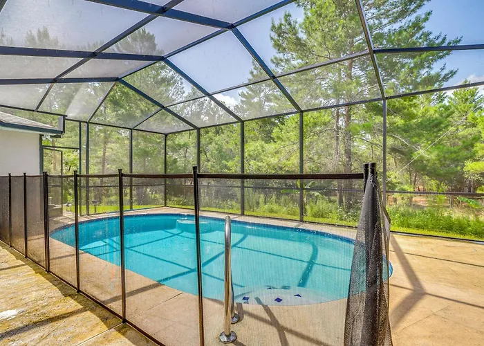 5 Mi To Weeki Wachee Springs! Poolside Retreat