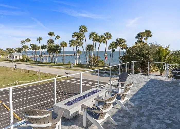 Water Side Condo In Sebastian Fl