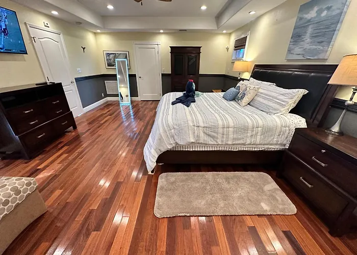 South Florida Spacious Oasis 4Br Retreat With 2 King Beds, Amazing Pool, Near Beaches