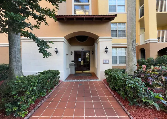 Urban Luxe Aventura 22 Retreat