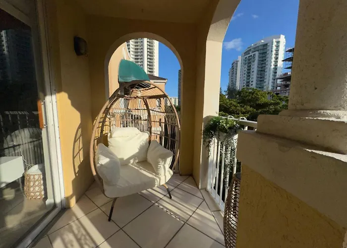 Urban Luxe Aventura 22 Retreat