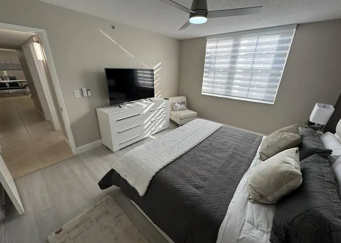 Urban Luxe Aventura 22 Retreat
