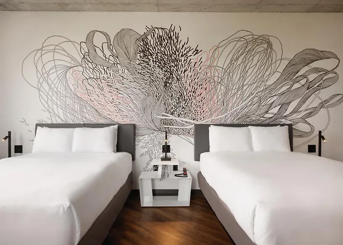 Kompose Boutique Miami Airport
