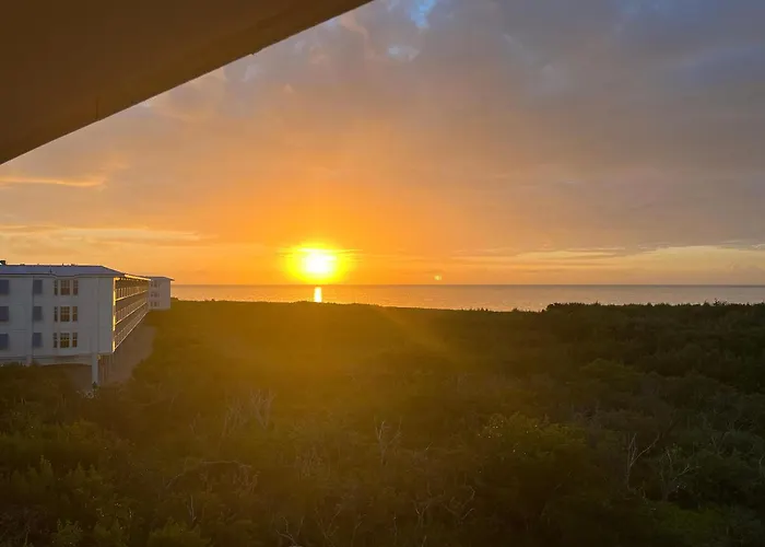 Sea View And Sunrise Top Floor Ocean Pointe 2412