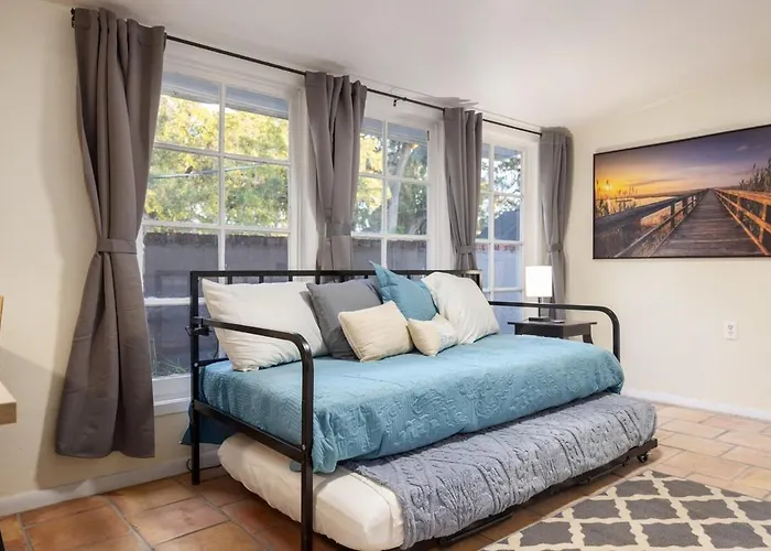 Kemp Estate Carriage House | Downtown Ocala 2/1
