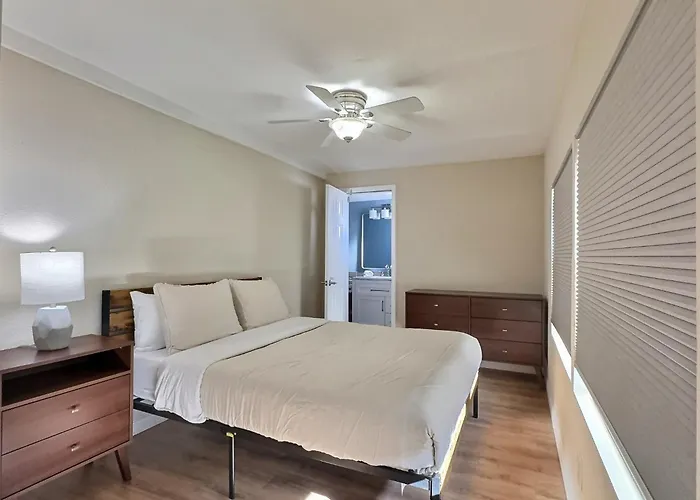 Siesta Key Beachside Getaway Cottage Walking Distance To Beach And Village