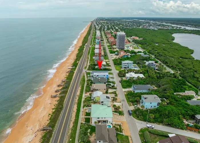 Steps From Flagler Beach 2-Br Condo, Pet-Friendly W Balcony