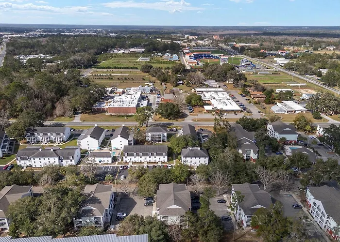 Cozy Uf Condo - Near Shands Uf Va On Archer Road !