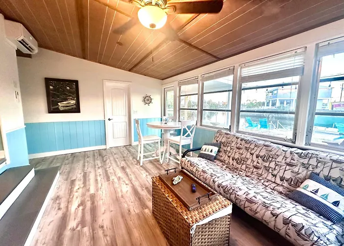 Cabin By The Sea - Waterfront Direct Gulf Access- Pontoon Boat Rental On Site Or Bring Your Boat- Paddlecraft Included