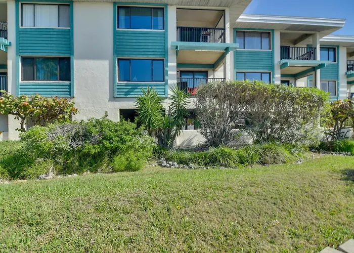 Walk To Bradenton Beach: Gulf-View Home W/ Lanai