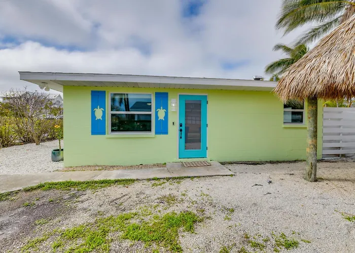 Fish, Swim & Unwind: Anna Maria Apt Steps To Beach