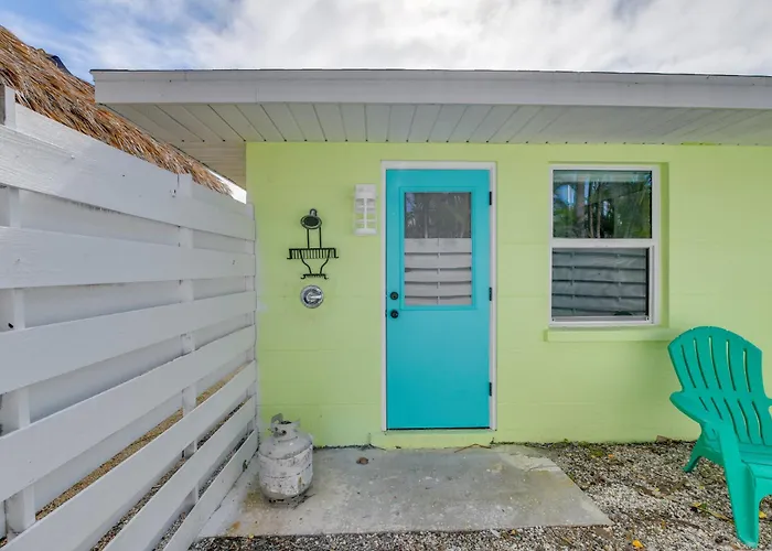 Fish, Swim & Unwind: Anna Maria Apt Steps To Beach