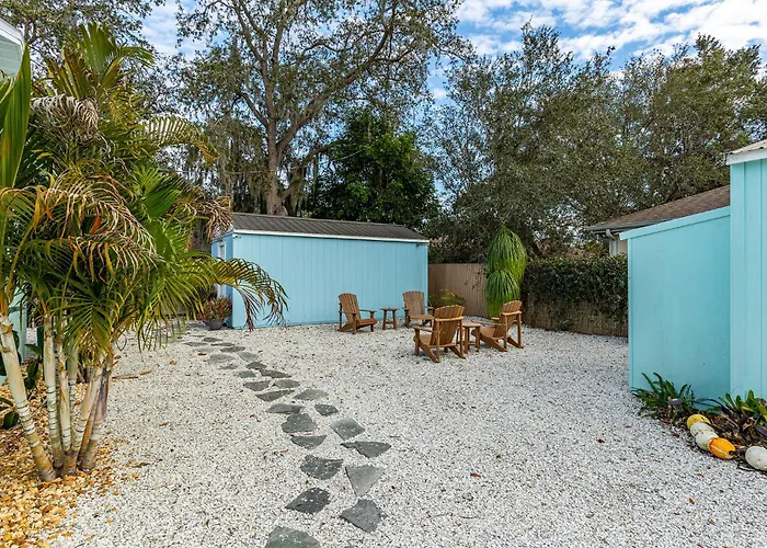 Close To Clearwater Beach And Honeymoon Island!