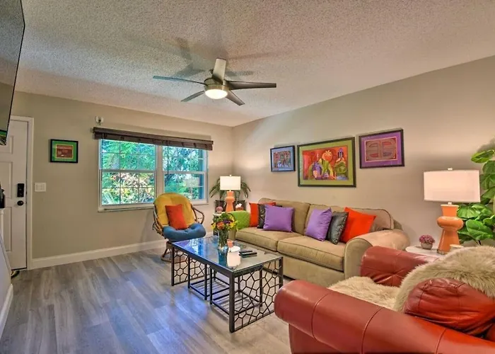 Dog Friendly Home By Flagler Avenue! Fenced Yard And Garage! Walk To The Beach!