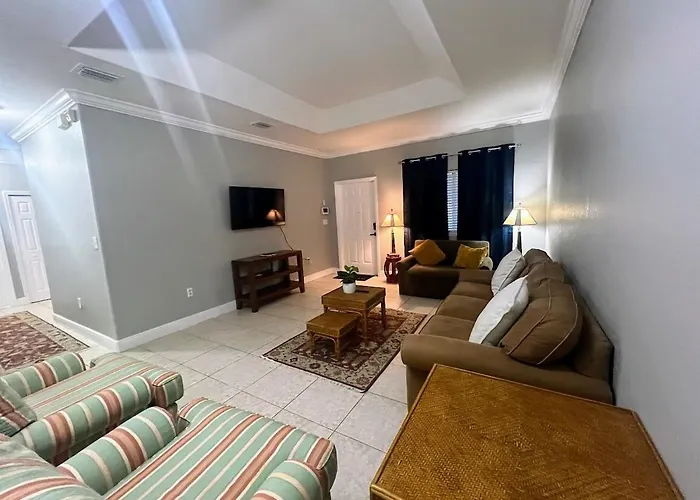 Homestead Green Retreat
