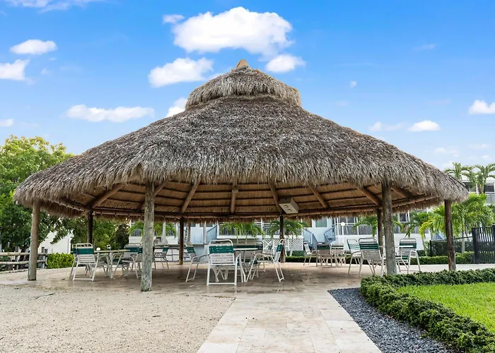 Villa Valbuena Gem Key Largo 2 Kings Marina Pickleball Tennis 3 Pools Remodeled 2025