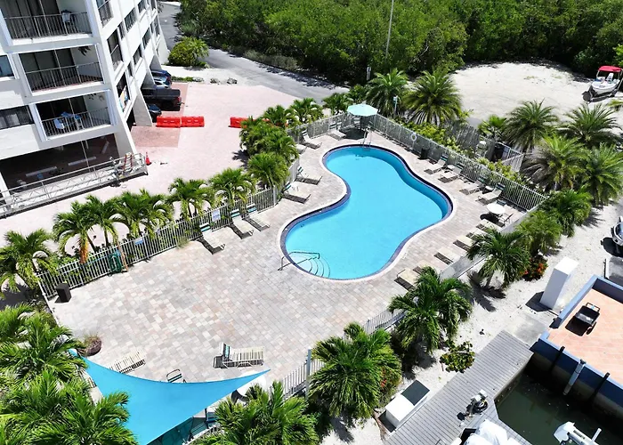 Villa Valbuena Gem Key Largo 2 Kings Marina Pickleball Tennis 3 Pools Remodeled 2025