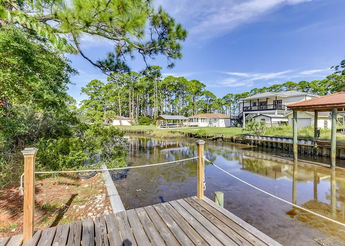 2 Mi To Mashes Sands Beach: Quiet Home W/ Dock!