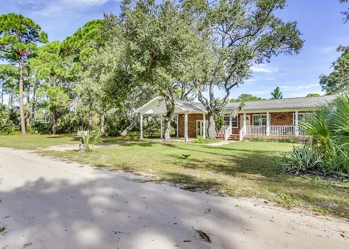 2 Mi To Mashes Sands Beach: Quiet Home W/ Dock!