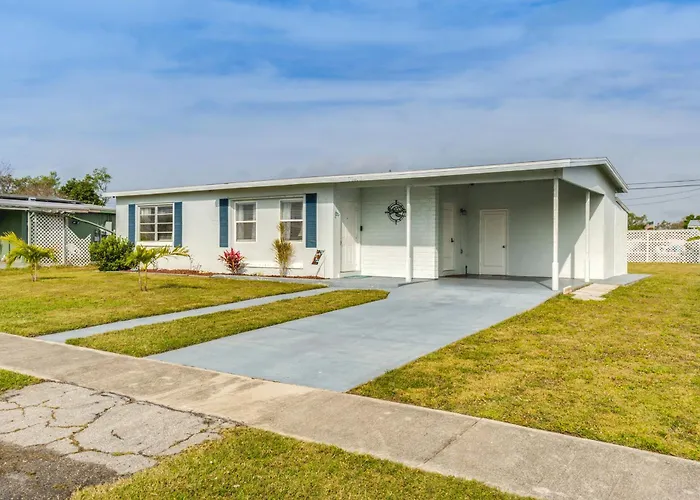4 Mi To Beach: Charming Port Charlotte Home!