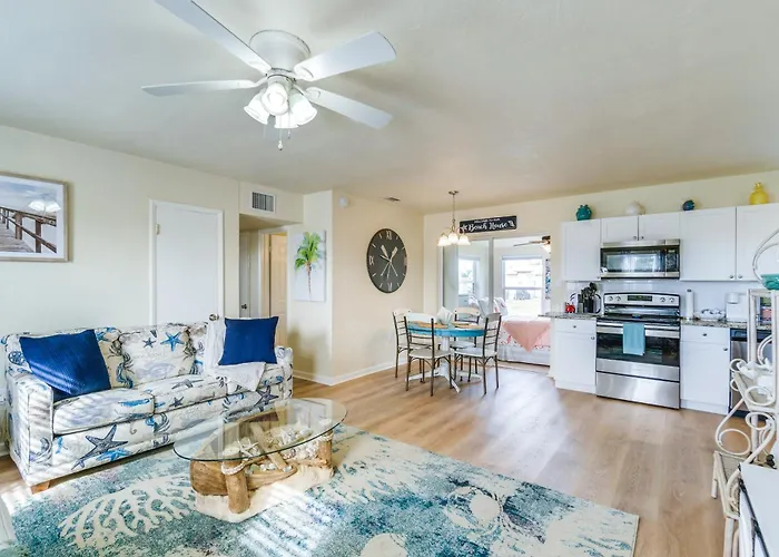 4 Mi To Beach: Charming Port Charlotte Home!
