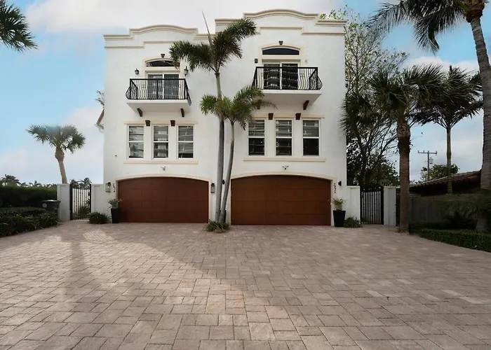 Beachside Luxury Private Townhome With Pool And Ocean Views