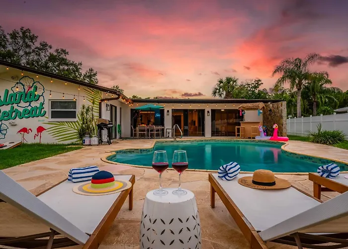 Waterfront Escape 5 Min To Beach And Heated Pool