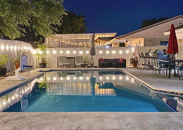 Family Favorite- Heated Pool, Pets, Everglades