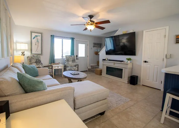 Double Take! Renovated Vacation Home