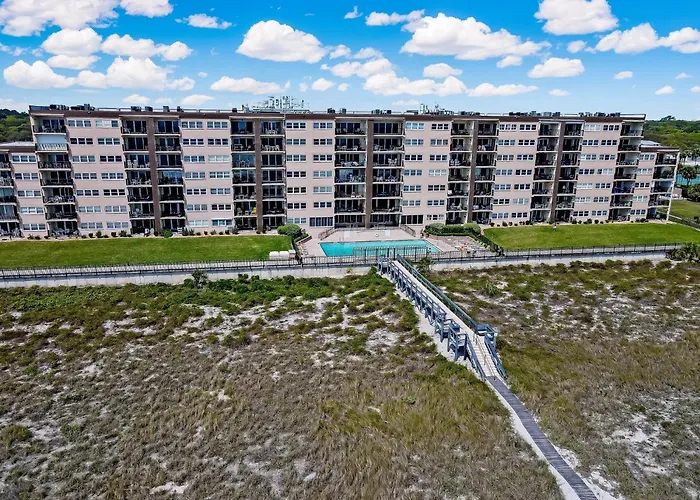 Convenience Direct Oceanfront Condo With Private Balcony
