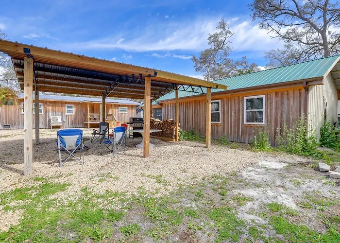 Near Steinhatchee River: Studio W/ Screened Porch!