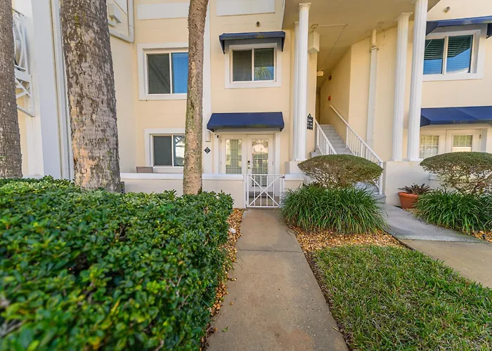 Enchanting 2-Bedroom Ground Floor Beach Condo At Cape Canaveral Wifi & Ac