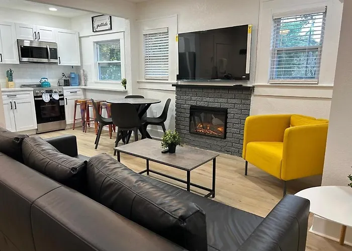Downtown Zen 2-Bedrooms Private Bungalow