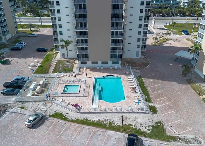Penthouse On The Bay 4002