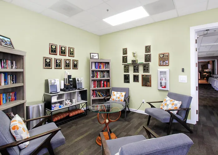 Stylish Longboat Key Townhome Minutes To Beach Ospreys Nest