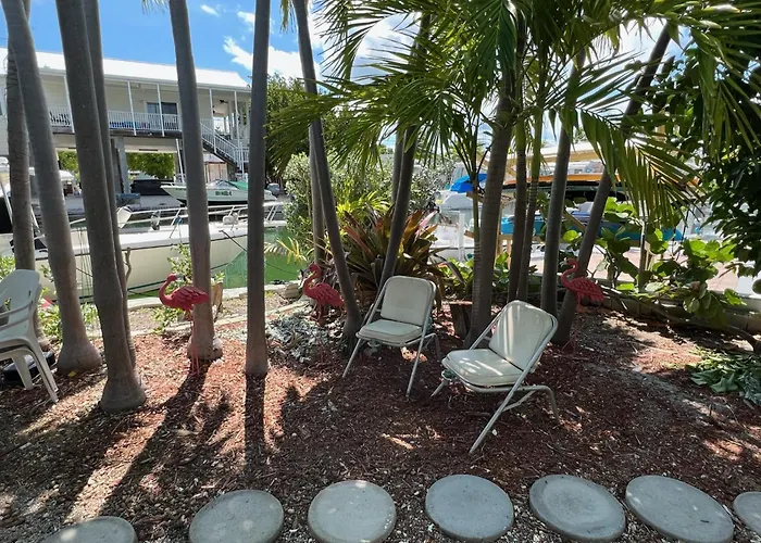 Flamingo Palms Cottage