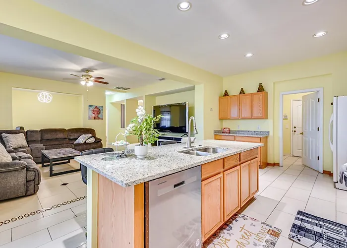 9 Mi To Apollo Beach: Riverview Getaway!