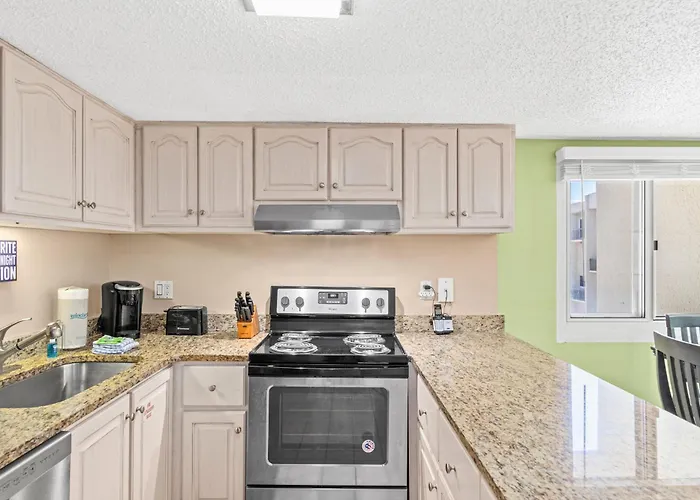 Pinnacle Port Penthouse11