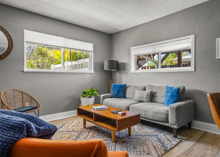 Condo - 2 Min Walk To Beach