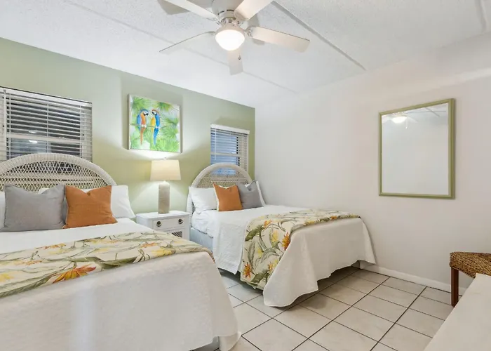 Short Walk To The Beach Condo