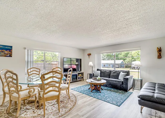 10 Mi To Dtwn Ocala: Dog-Friendly Home W/ Fire Pit