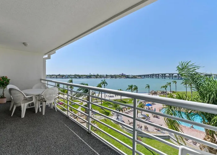 Bahia Vista Top Floor Bay Front 2 Bedroom