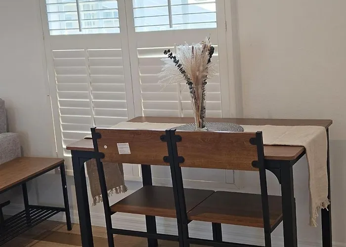 Newly Renovated Modern Studio
