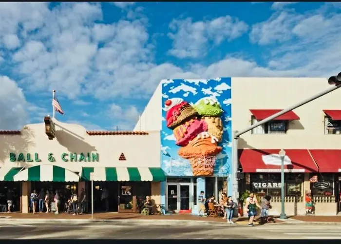 Beds & Sheets Little Havana