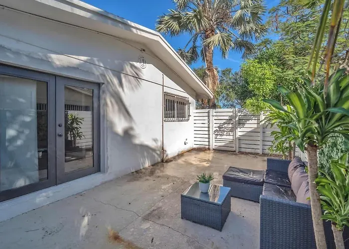 Newly Renovated - Sunny Family Haven In Pompano