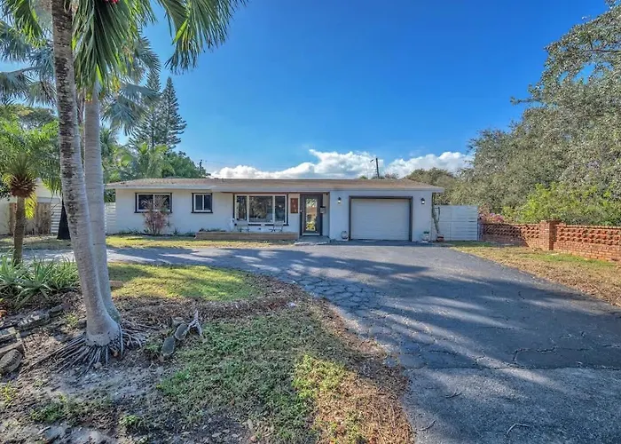 Newly Renovated - Sunny Family Haven In Pompano