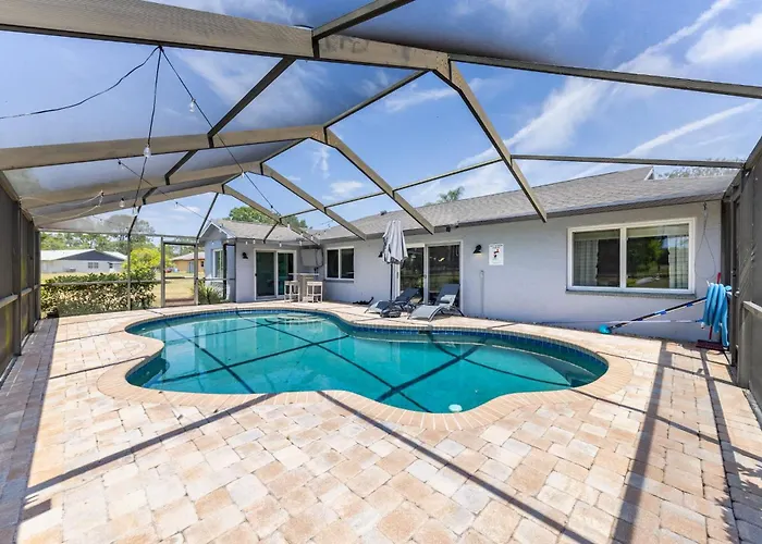 3Br Wesley Chapel Retreat With Private Pool - Pet-Friendly - Spacious Parking