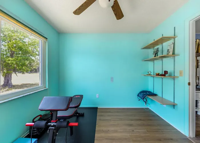 3Br Wesley Chapel Retreat With Private Pool - Pet-Friendly - Spacious Parking